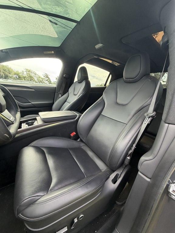 Tesla Model X  2023