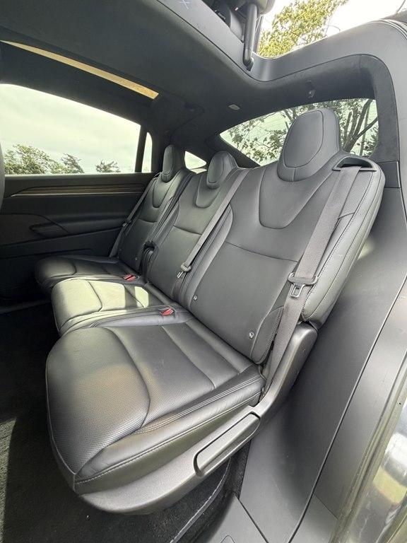 Tesla Model X  2023