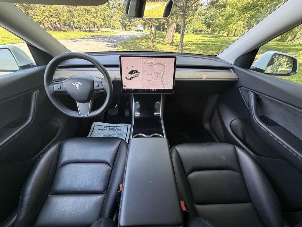 Tesla Model Y  2021