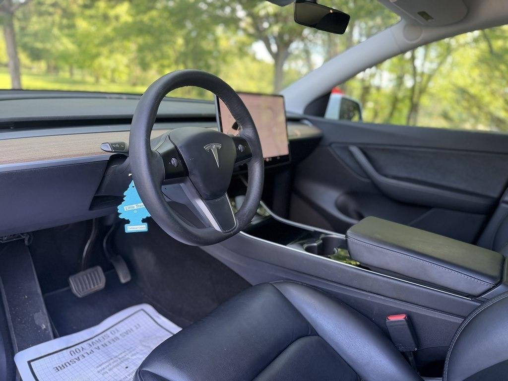 Tesla Model Y  2021