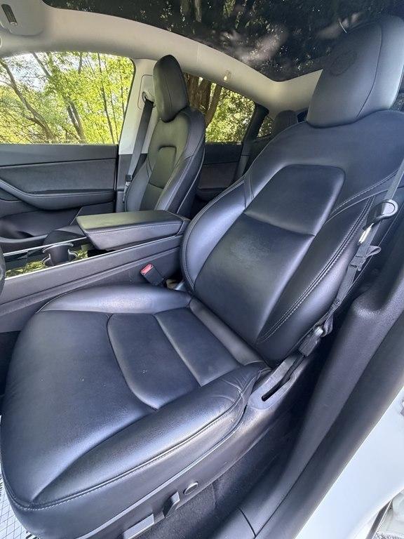 Tesla Model Y  2021