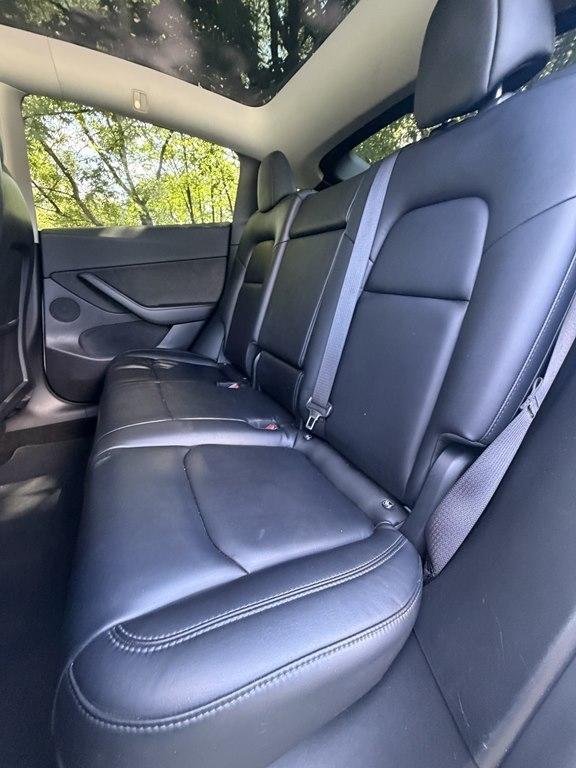 Tesla Model Y  2021