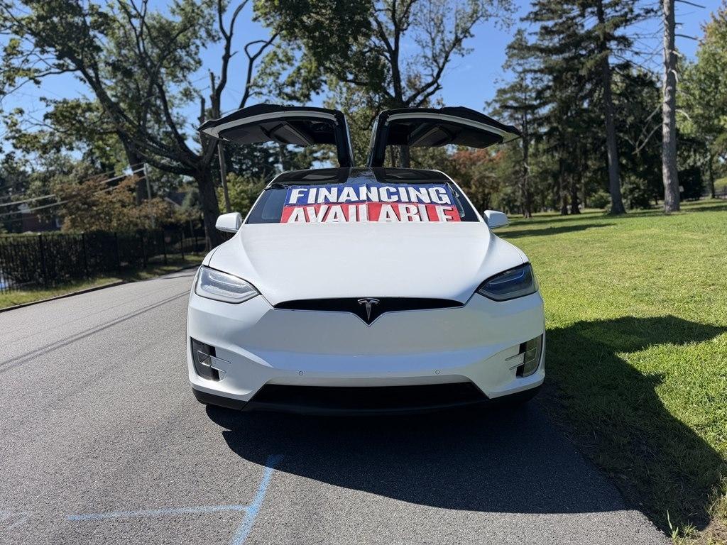 Tesla Model X  2021