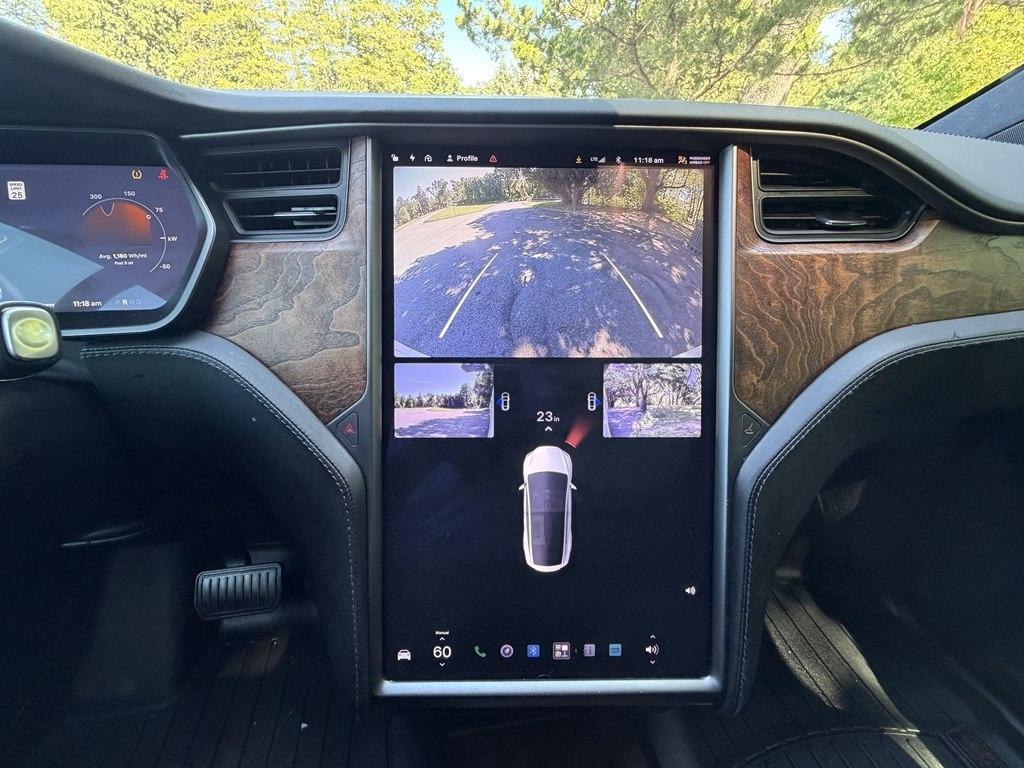 Tesla Model X  2021