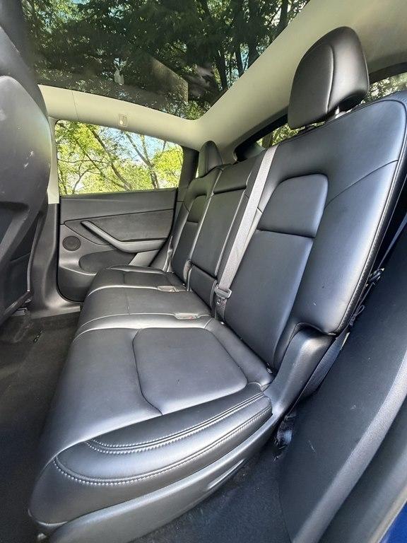 Tesla Model Y  2022