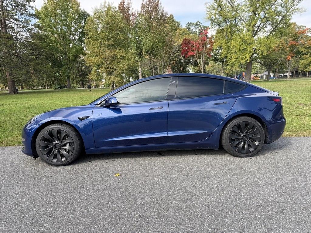 Tesla Model 3  2022