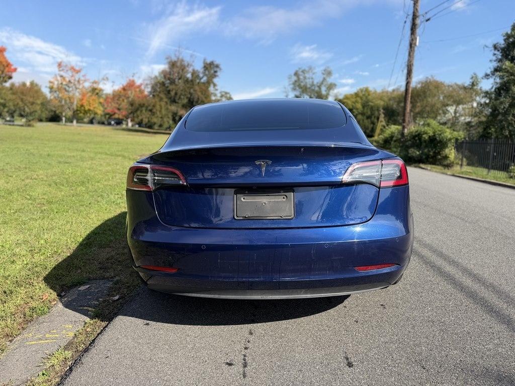 Tesla Model 3  2022