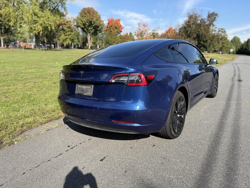 Tesla Model 3  2022