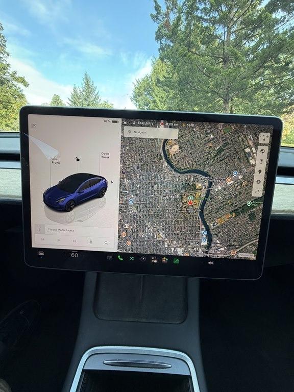 Tesla Model 3  2022