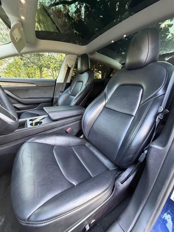 Tesla Model 3  2022