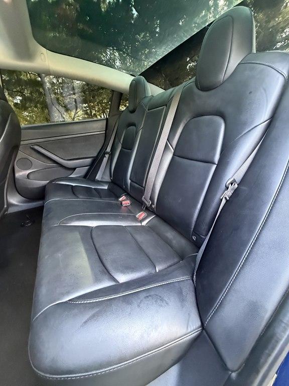 Tesla Model 3  2022