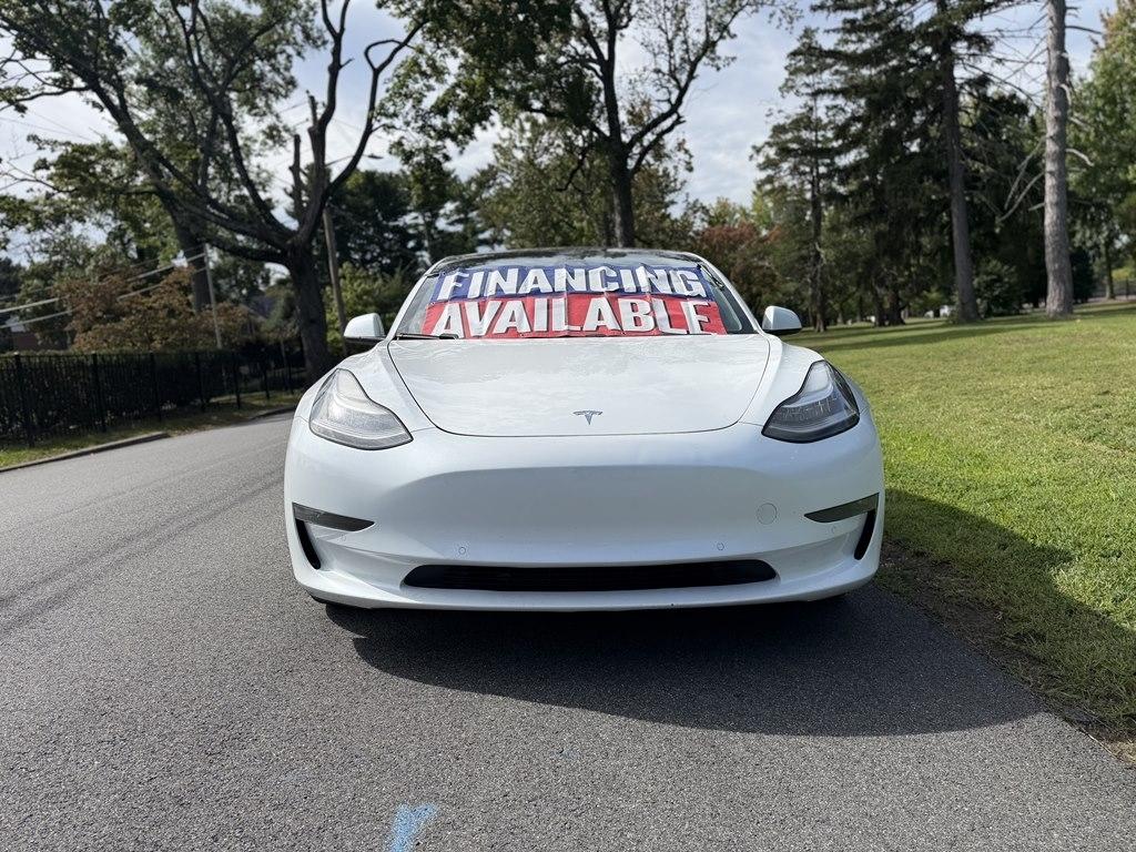 Tesla Model 3 photo 2