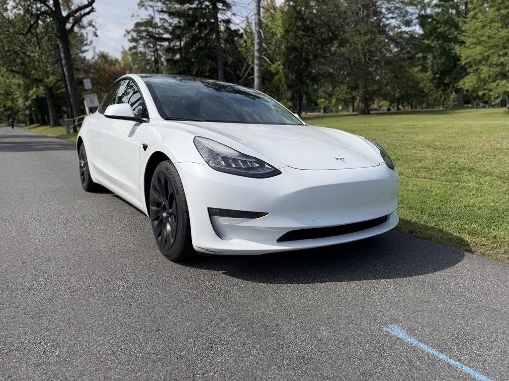 Tesla Model 3 photo 3
