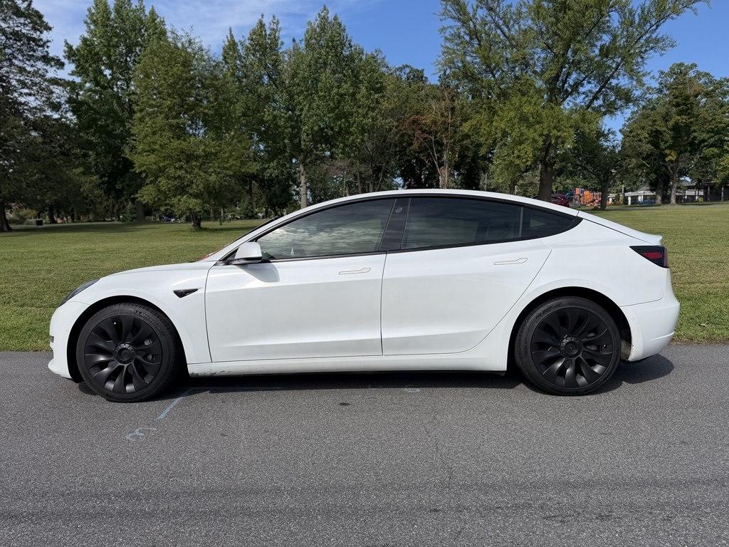 Tesla Model 3 photo 4