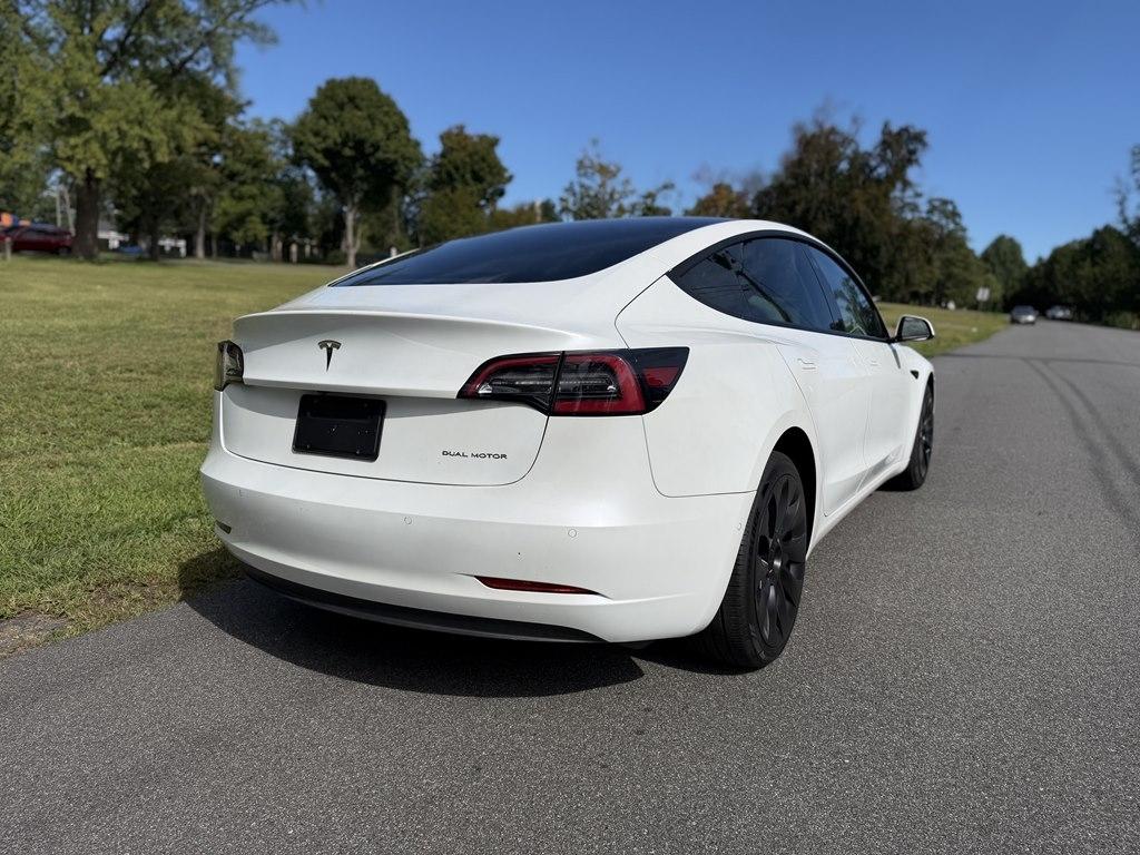 Tesla Model 3 photo 7