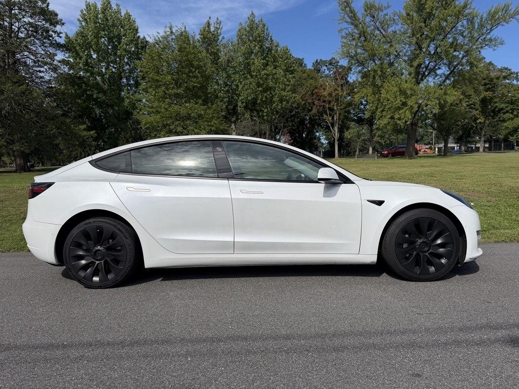 Tesla Model 3 photo 8