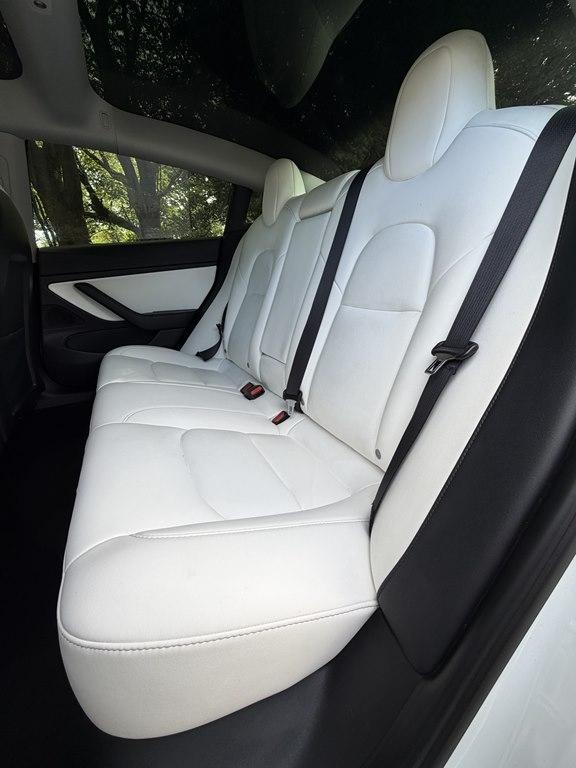 Tesla Model 3 photo 15