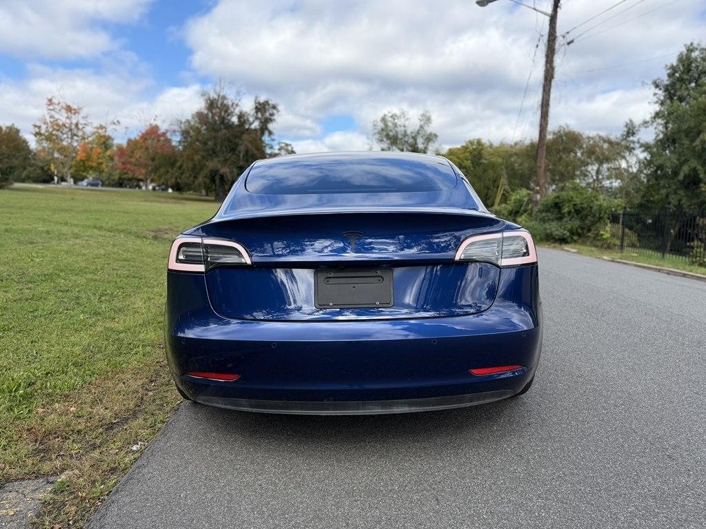 Tesla Model 3  2021