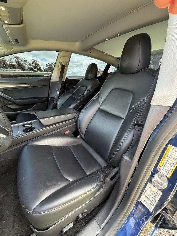 Tesla Model 3  2021