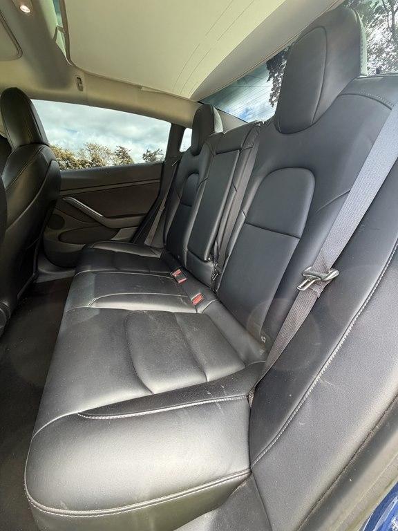 Tesla Model 3  2021