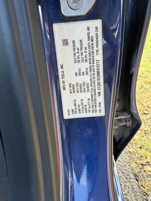 Tesla Model 3  2021