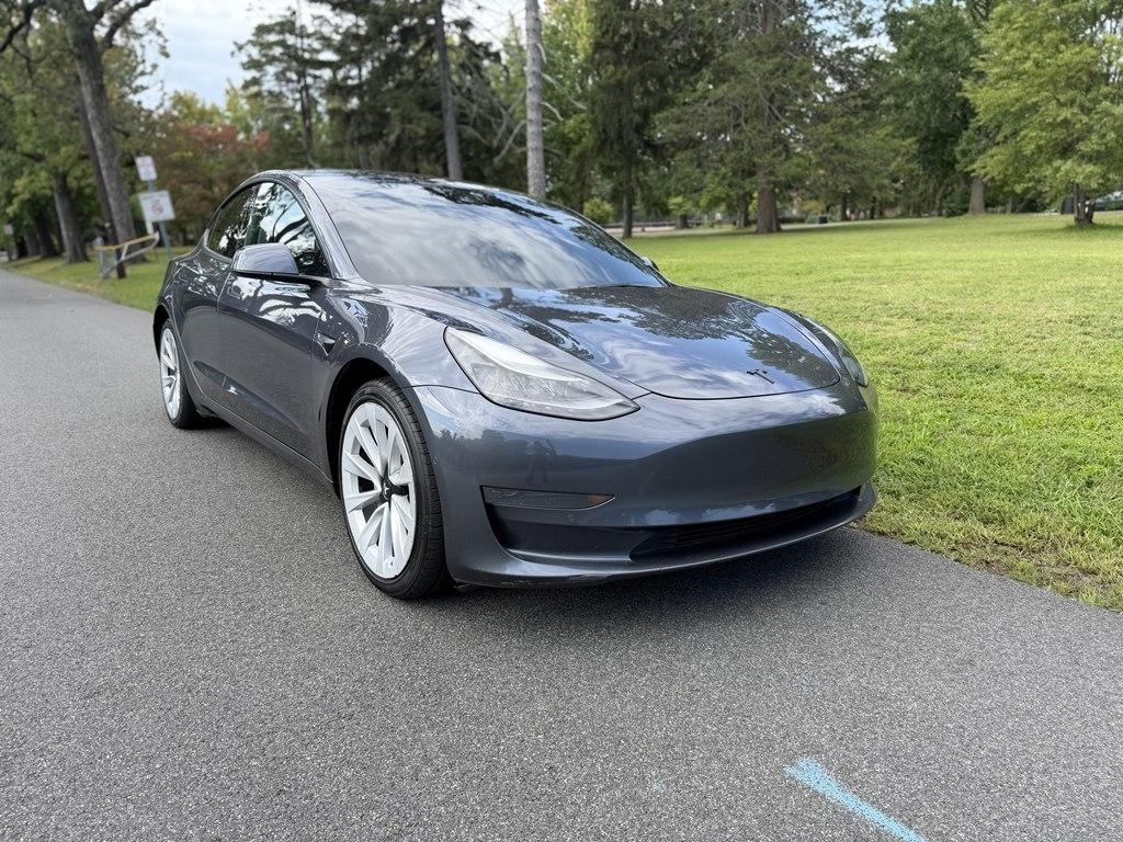 Tesla Model 3 photo 3