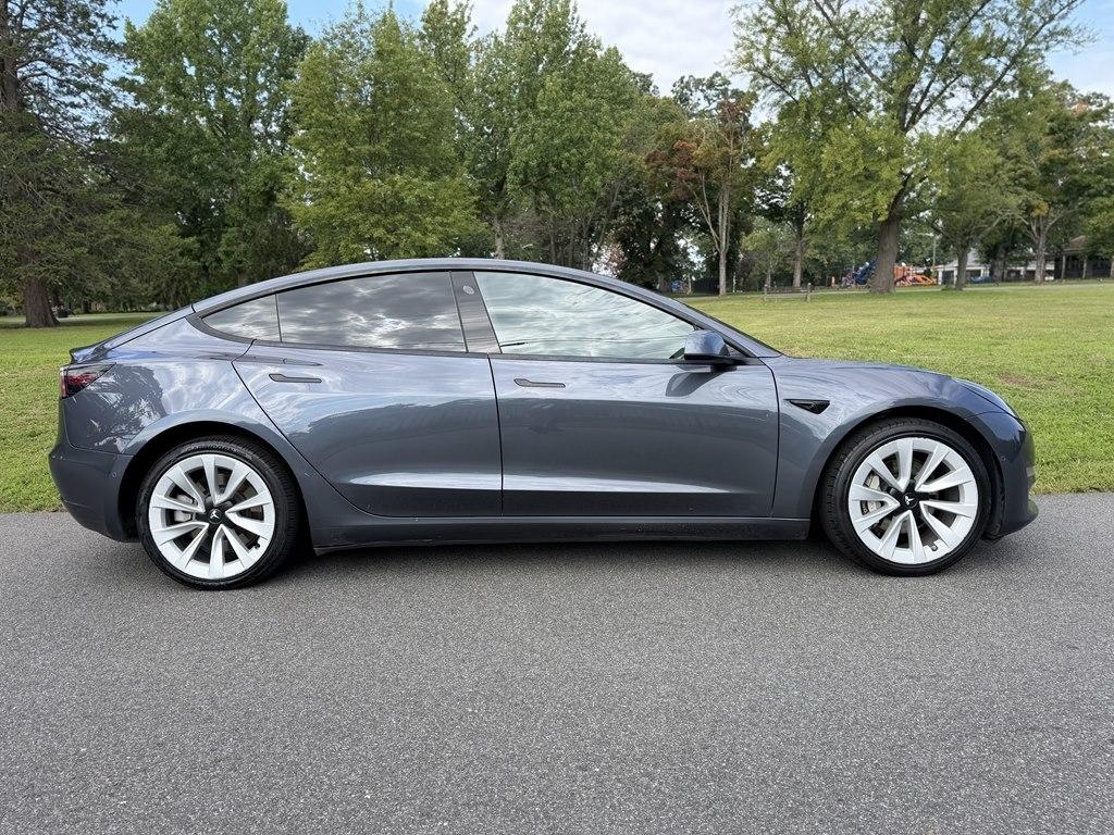 Tesla Model 3 photo 8