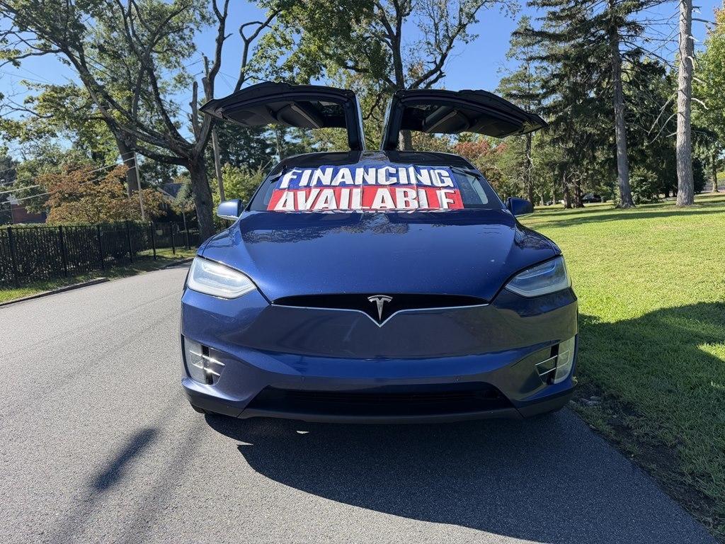 Tesla Model X photo 2
