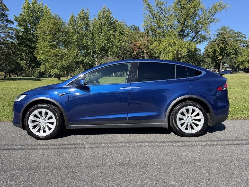 Tesla Model X photo 4