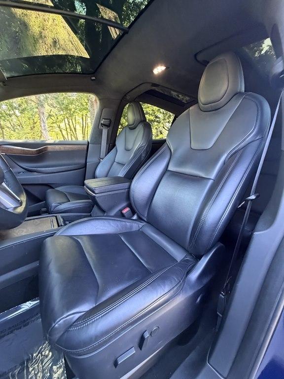 Tesla Model X photo 14