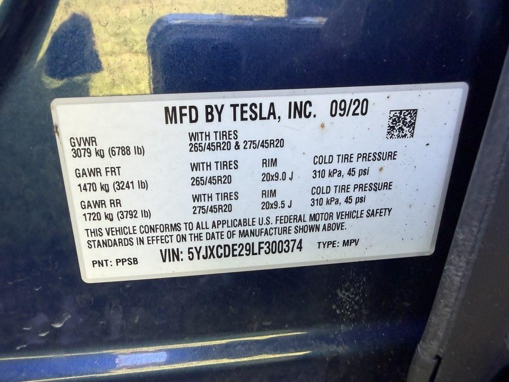 Tesla Model X photo 16