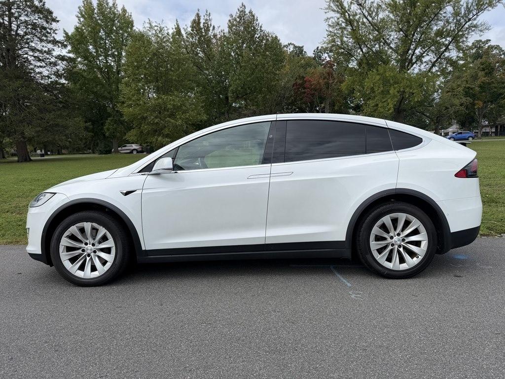 Tesla Model X  2020