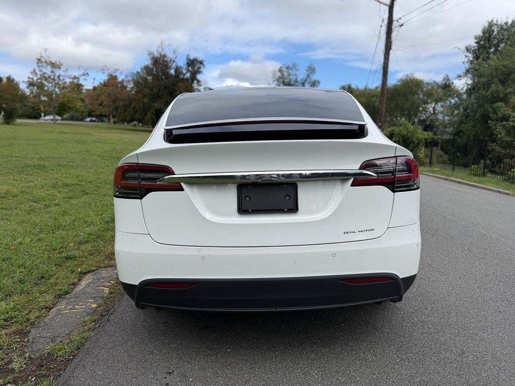 Tesla Model X  2020