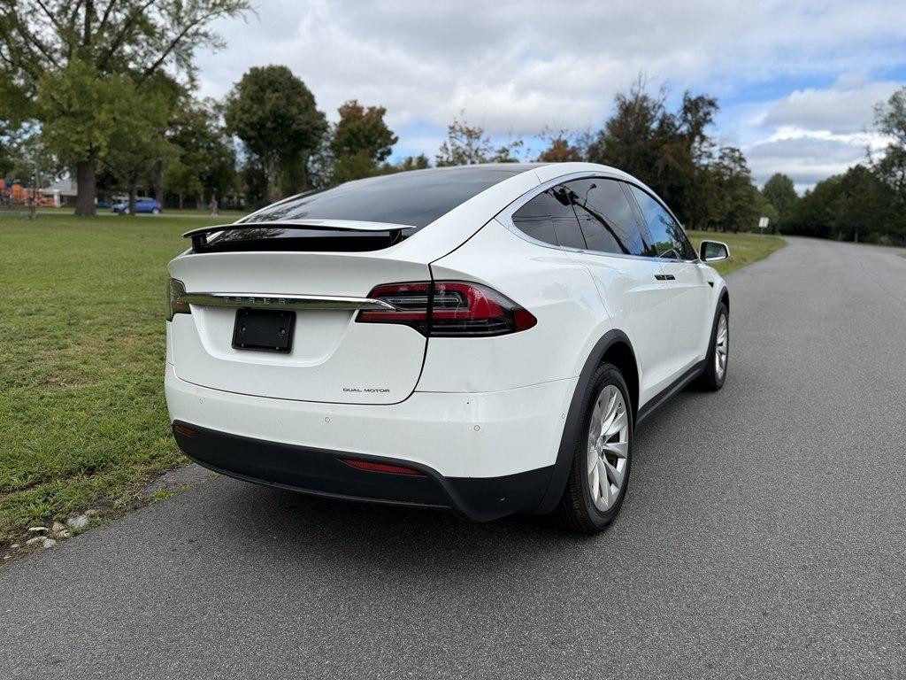 Tesla Model X  2020