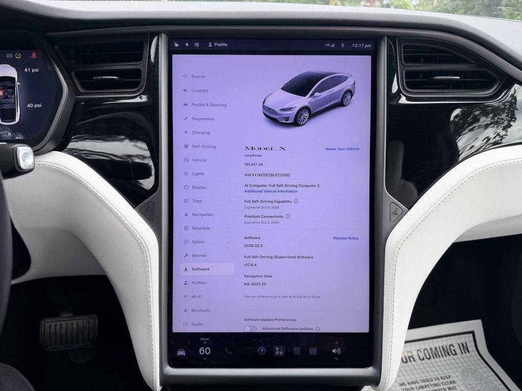 Tesla Model X  2020