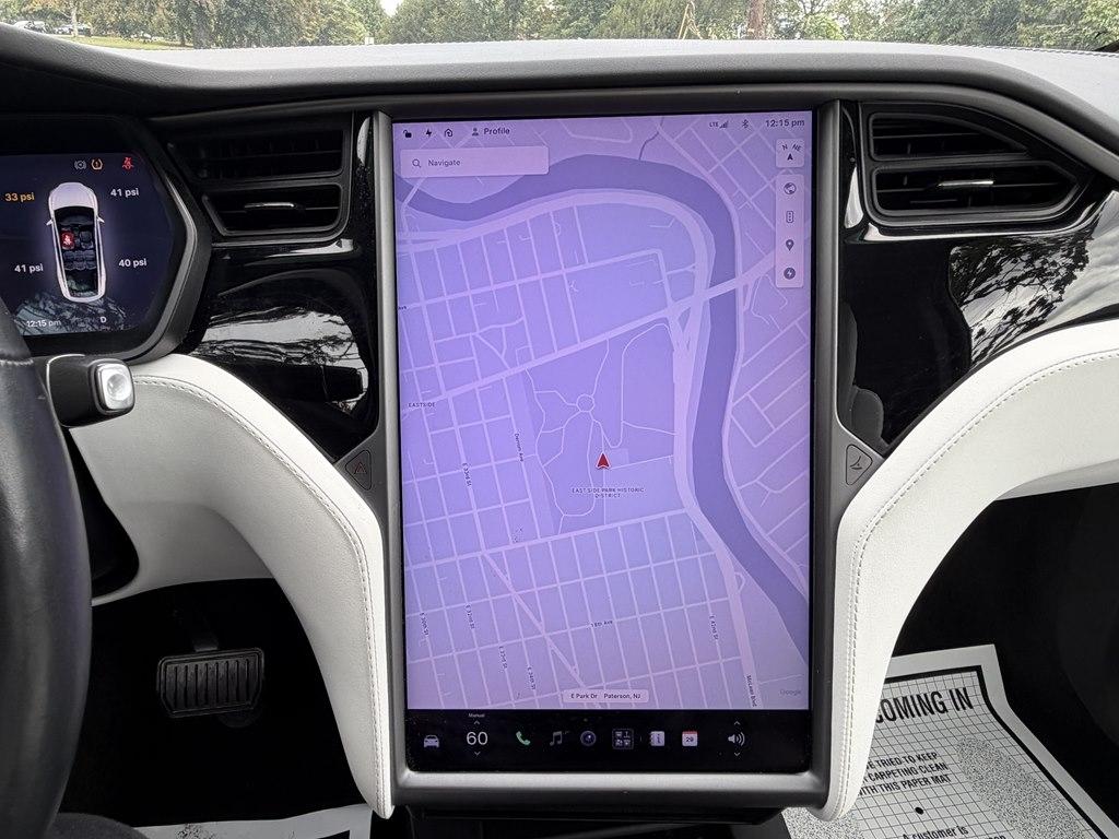 Tesla Model X  2020