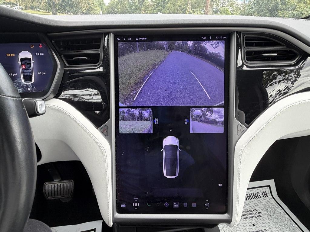 Tesla Model X  2020