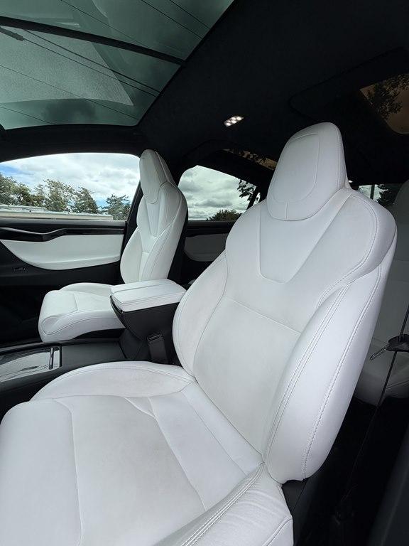Tesla Model X  2020