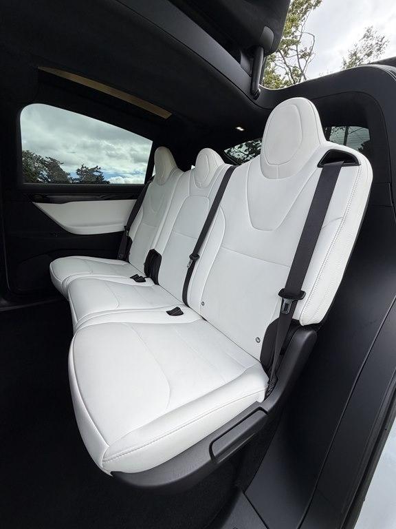 Tesla Model X  2020