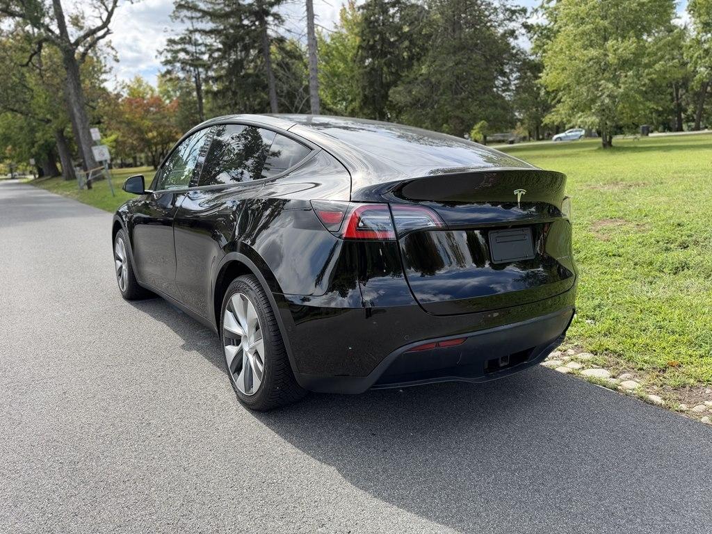 Tesla Model Y photo 5