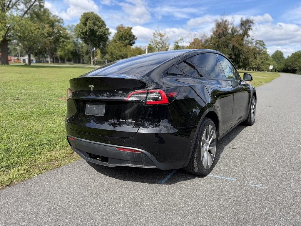 Tesla Model Y photo 7