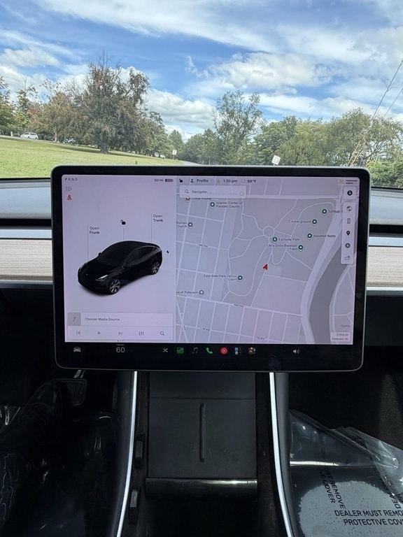Tesla Model Y photo 12