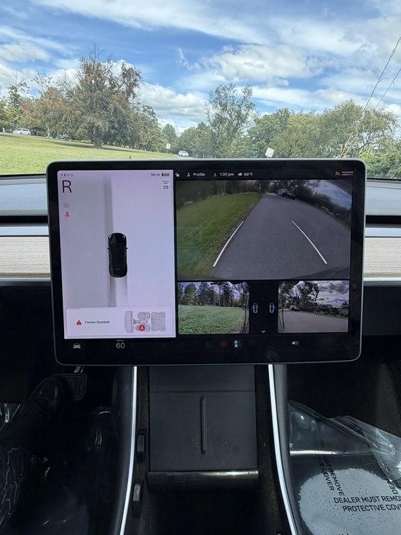 Tesla Model Y photo 13