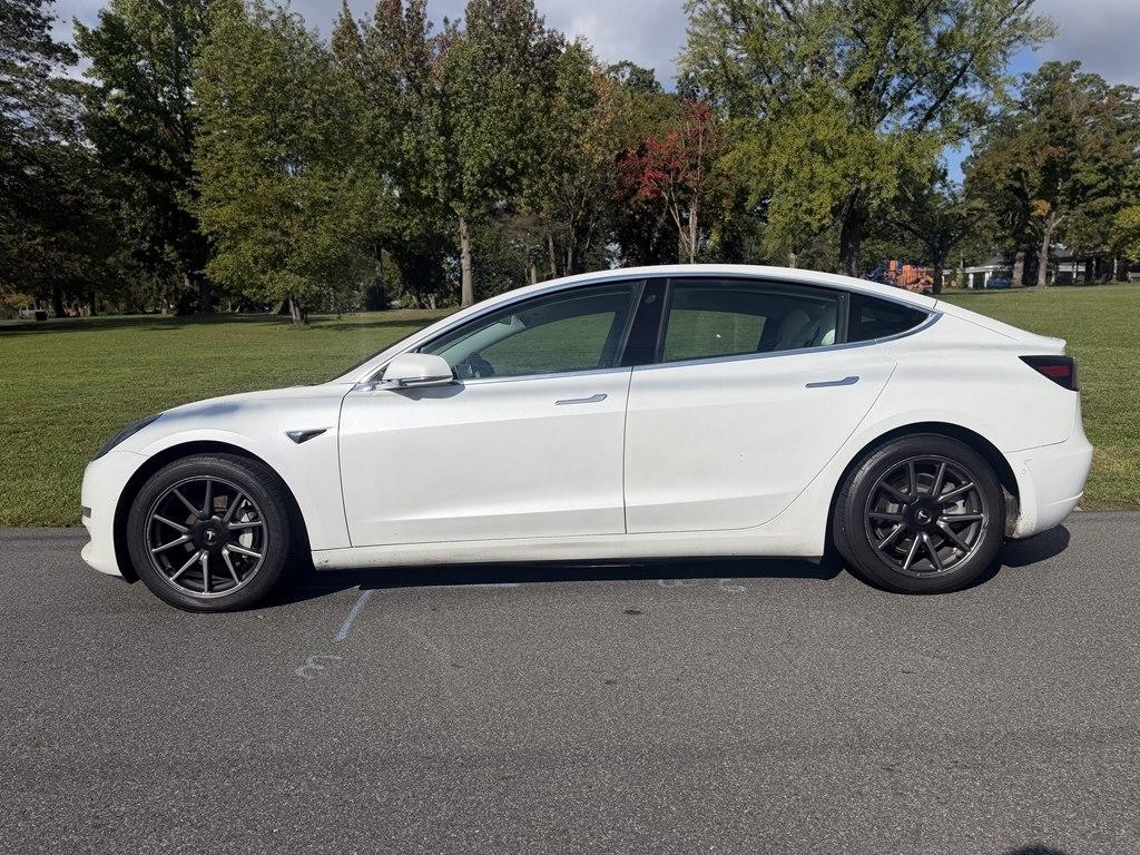 Tesla Model 3  2020