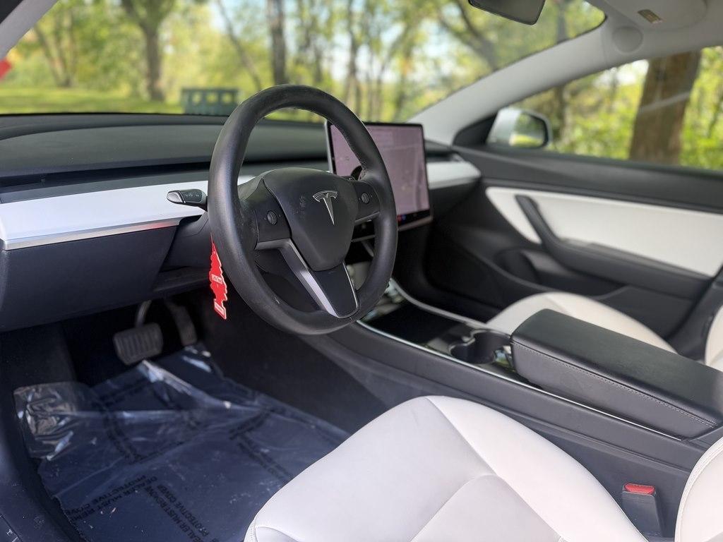 Tesla Model 3  2020