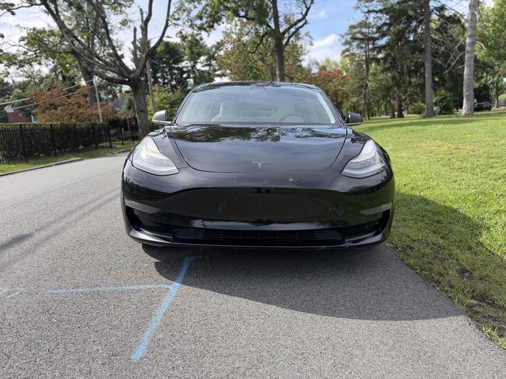 Tesla Model 3 photo 2