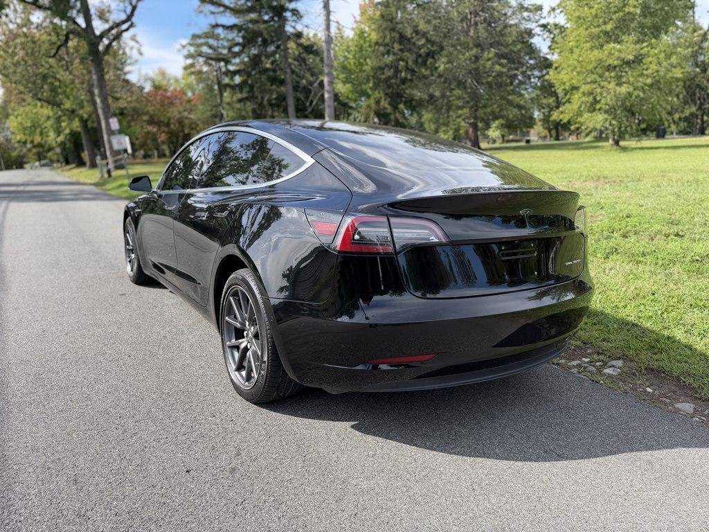 Tesla Model 3 photo 5