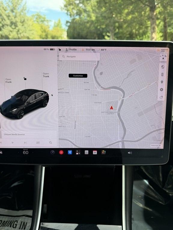 Tesla Model 3 photo 11