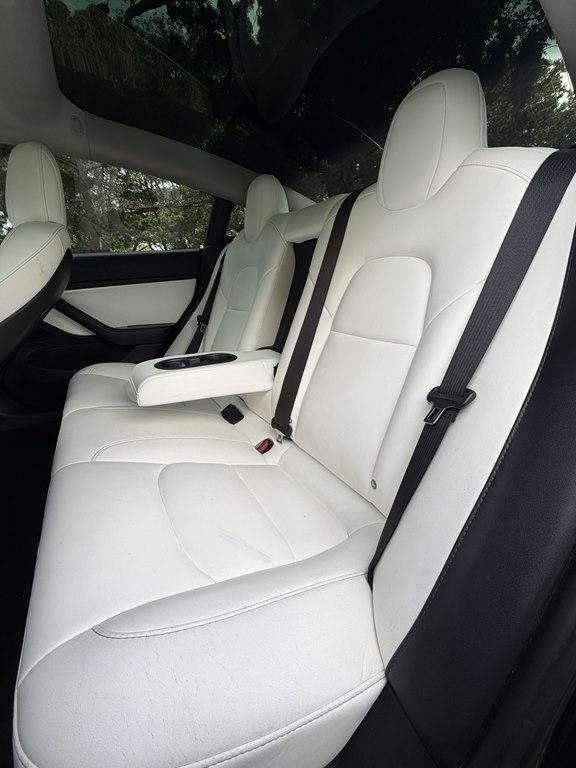 Tesla Model 3 photo 15