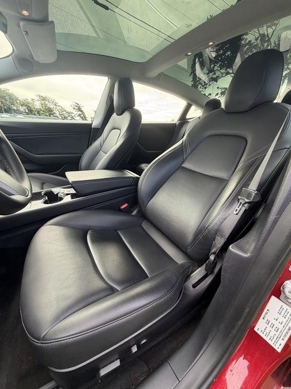 Tesla Model 3  2020